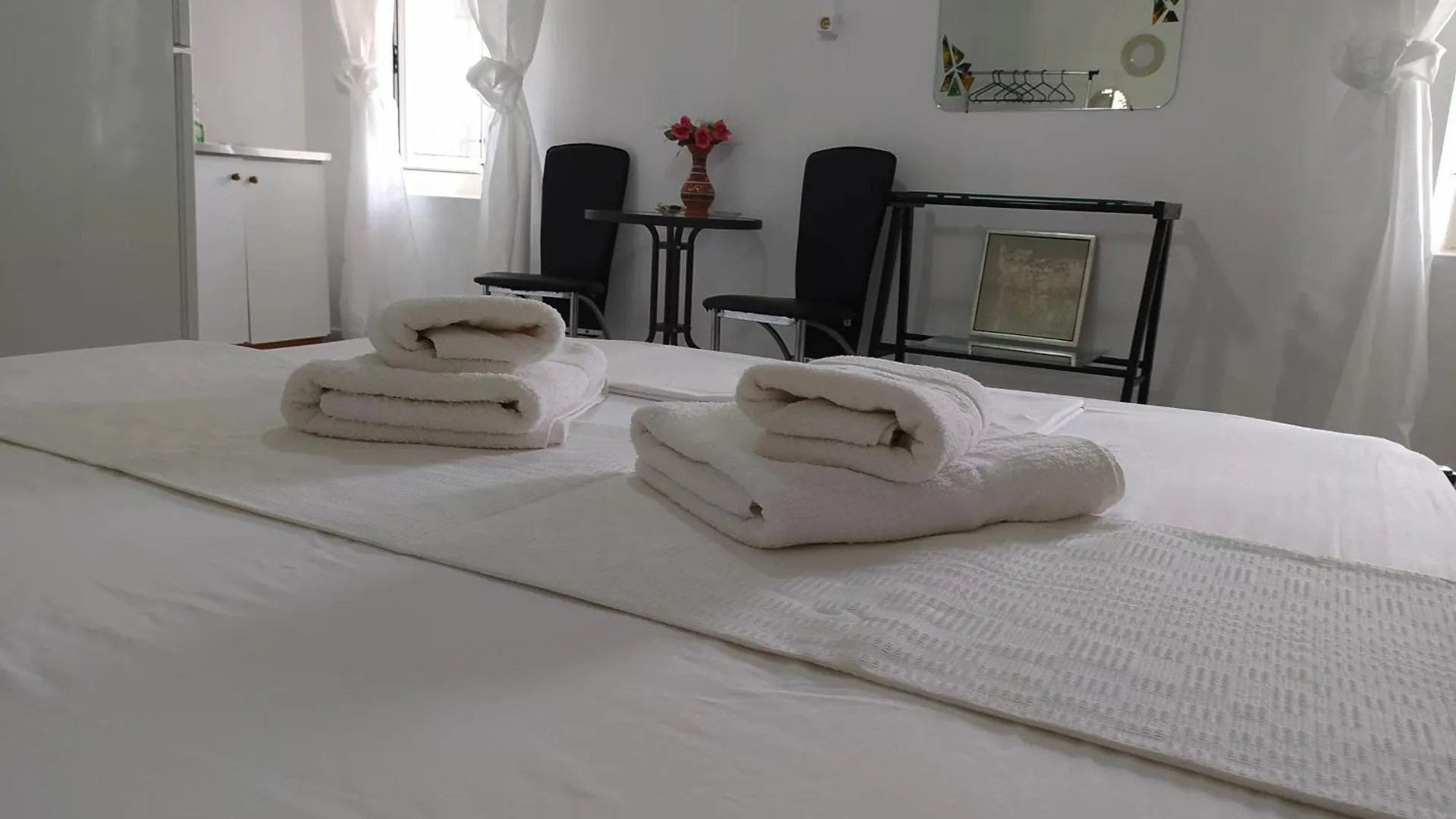 Retzos Rooms Himare 0*,  Albania
