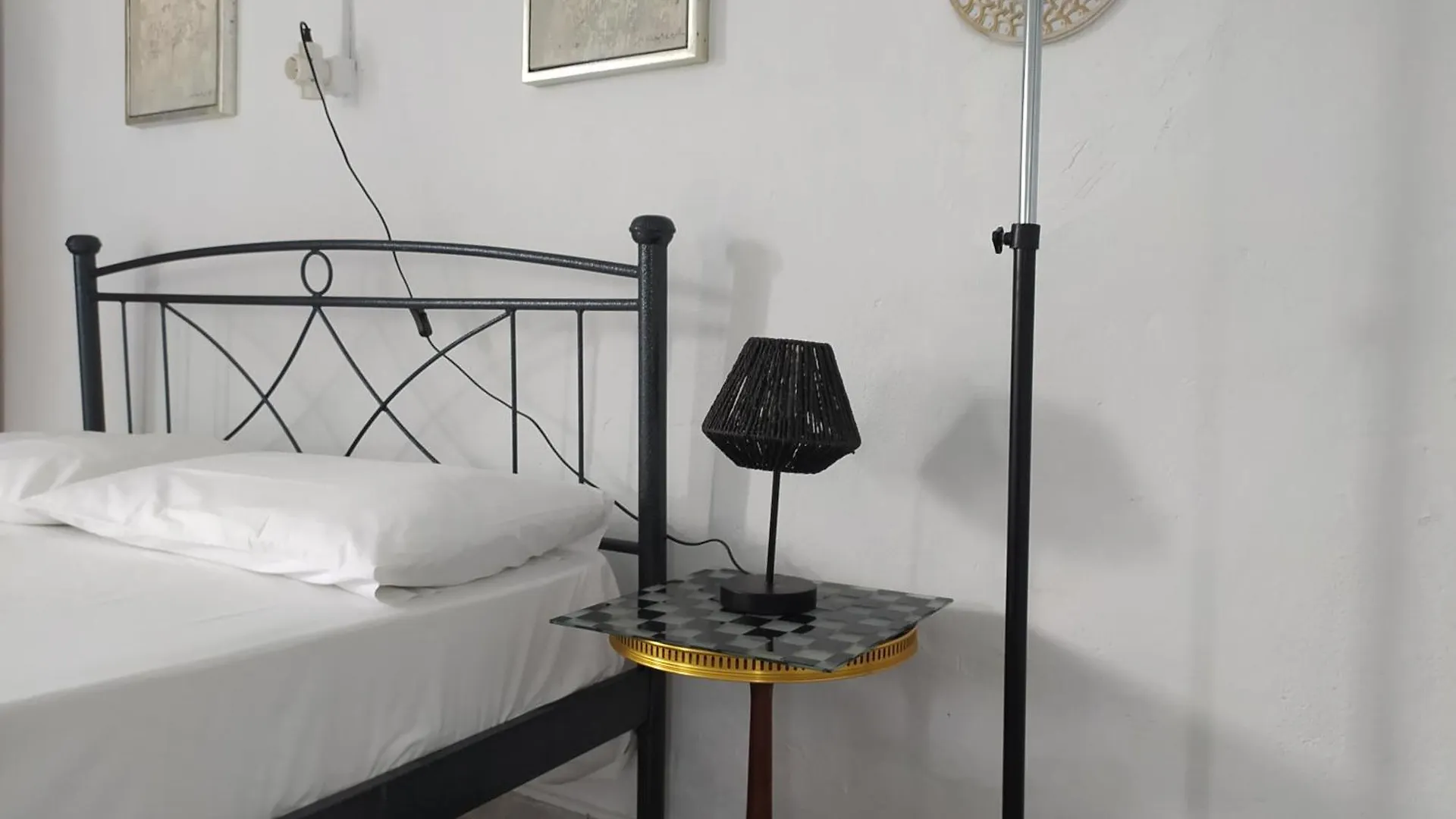 Retzos Rooms Himare
